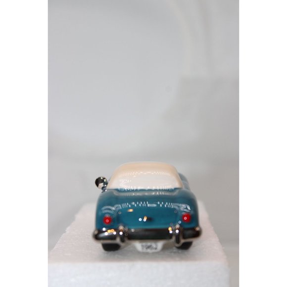 Dept 56 Snow Village - Out for a Drive - Picture 5 of 5